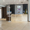 Colonna con tavolino e porta brochure - immagine 2